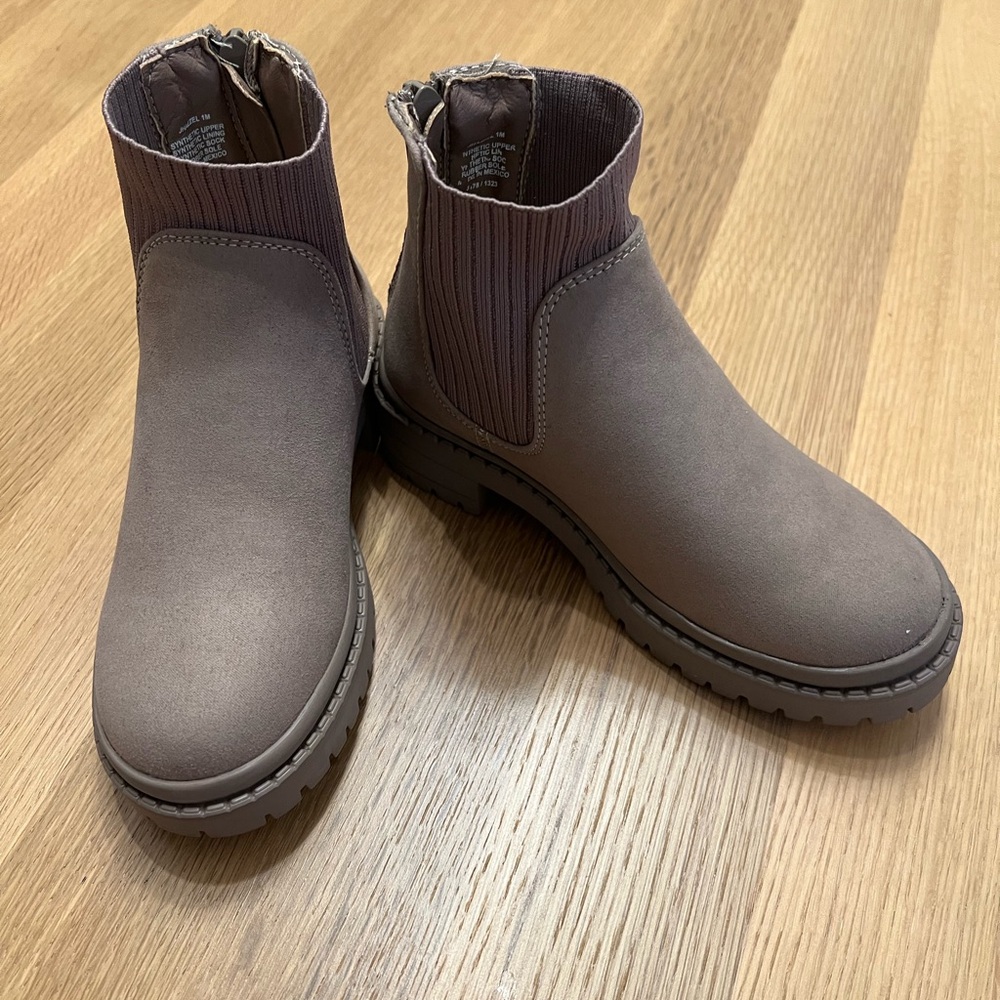 Steven Madden Hazzel Girls Ankle Boots in Taupe